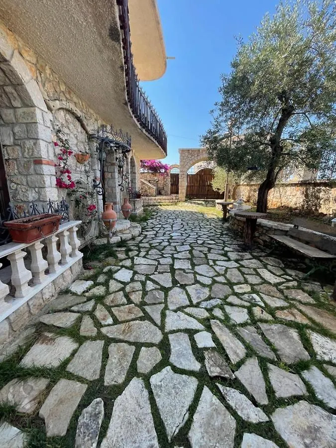 Solomon&Sons Hotel Dhermi 0*,  Albania
