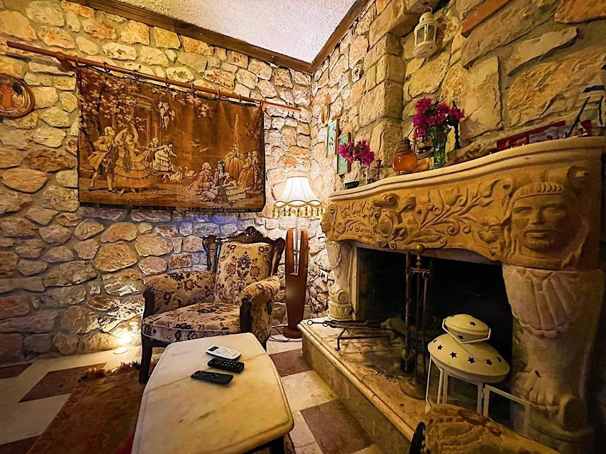 Solomon&Sons Hotel Dhermi 0*,  Albania