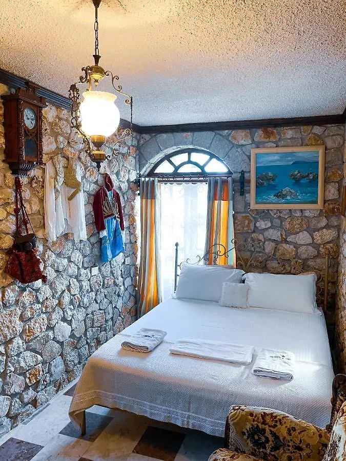 Solomon&Sons Hotel Dhermi 0*,  Albania